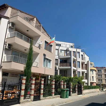 Desi House 302b Cozy Studio شقة نيسيبار