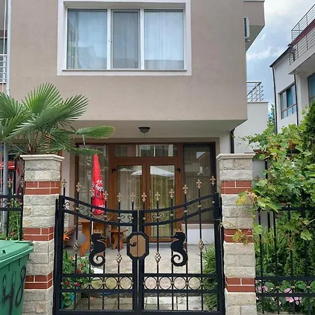 Desi House 302b Cozy Studio شقة نيسيبار