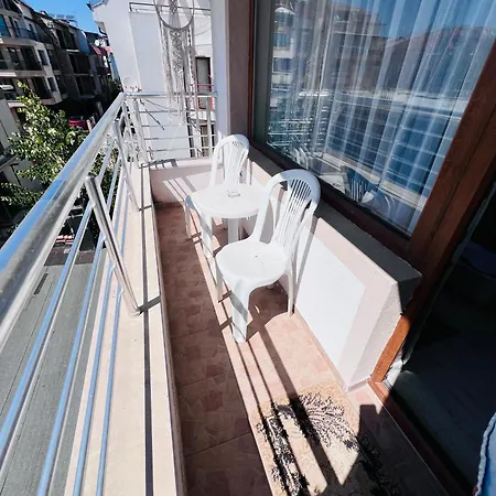 Desi House 302 B Cozy Apartment *